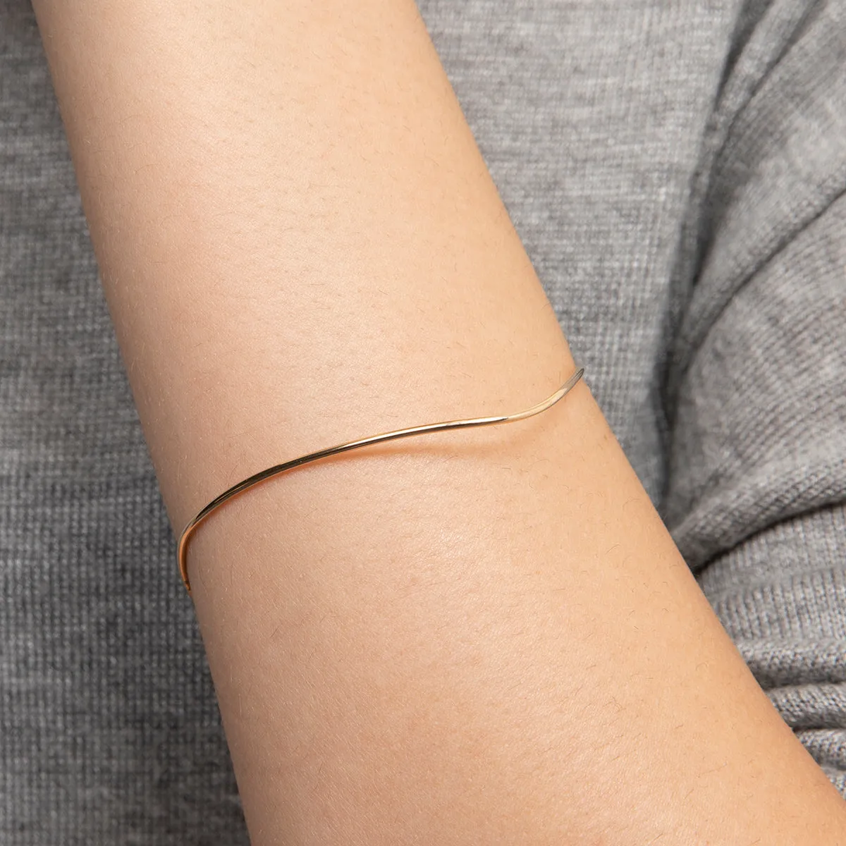 ALL ABOUT BASICS Pointed Oval Bangle