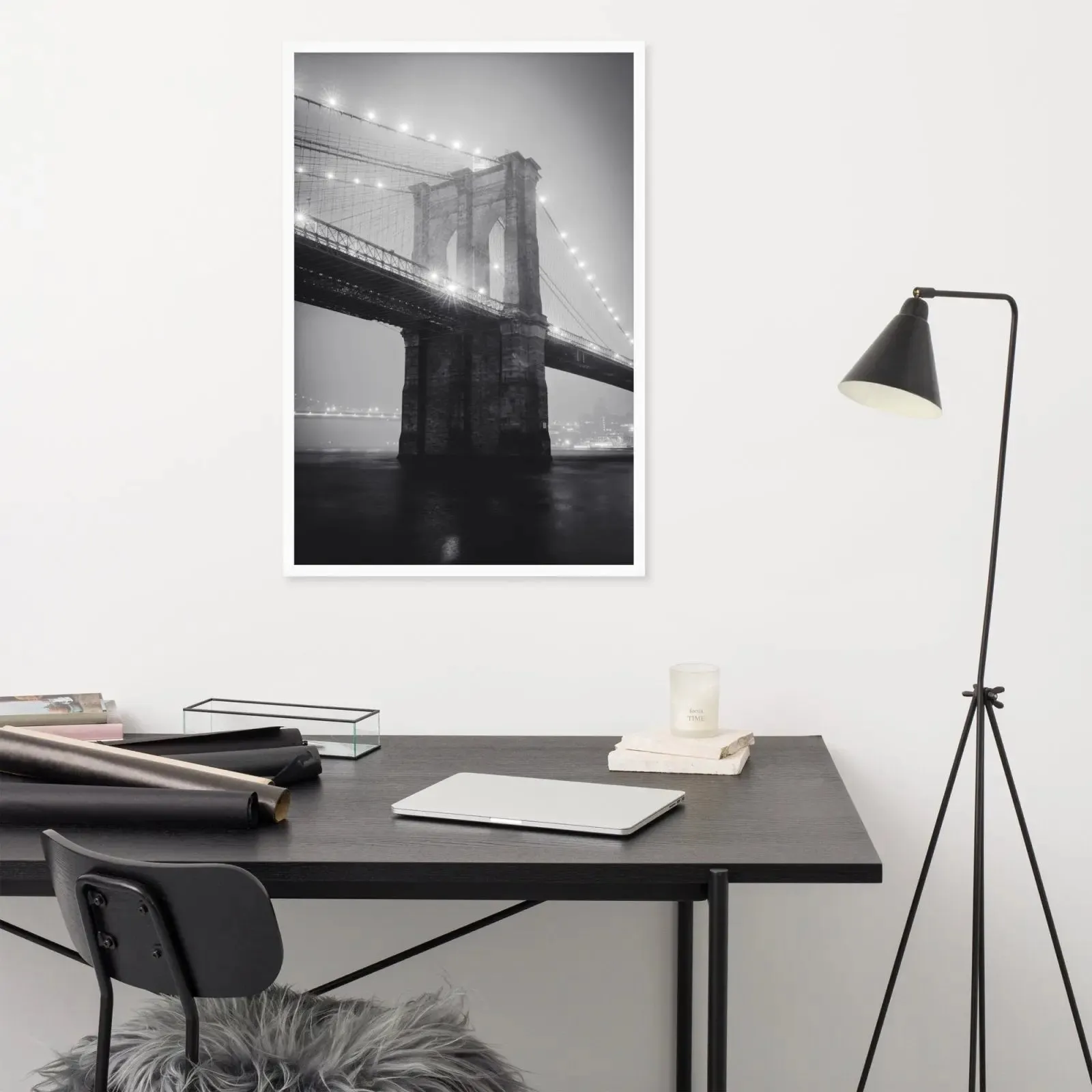 Black and White New York Framed Poster – Urban Elegance in Timeless Monochrome