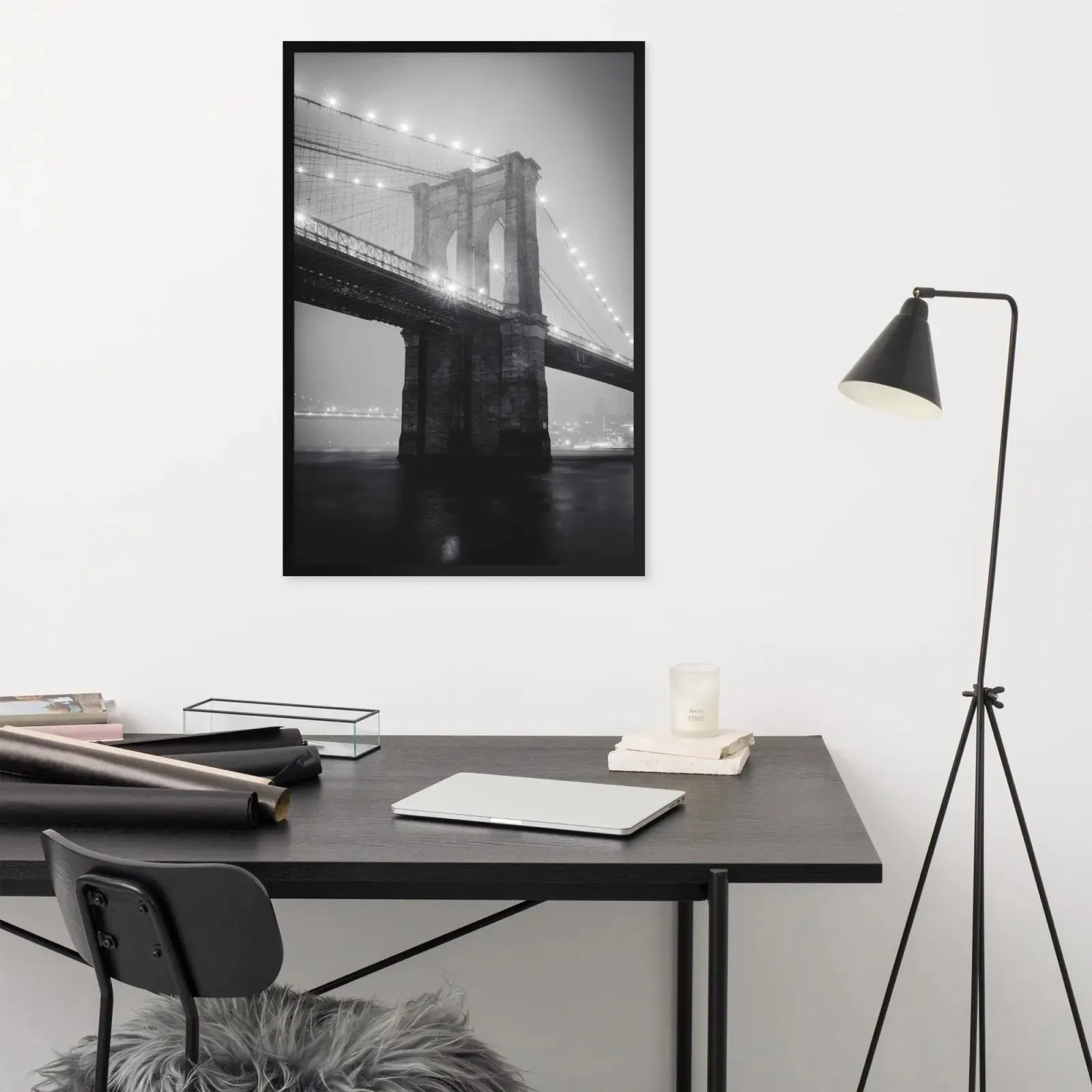 Black and White New York Framed Poster – Urban Elegance in Timeless Monochrome