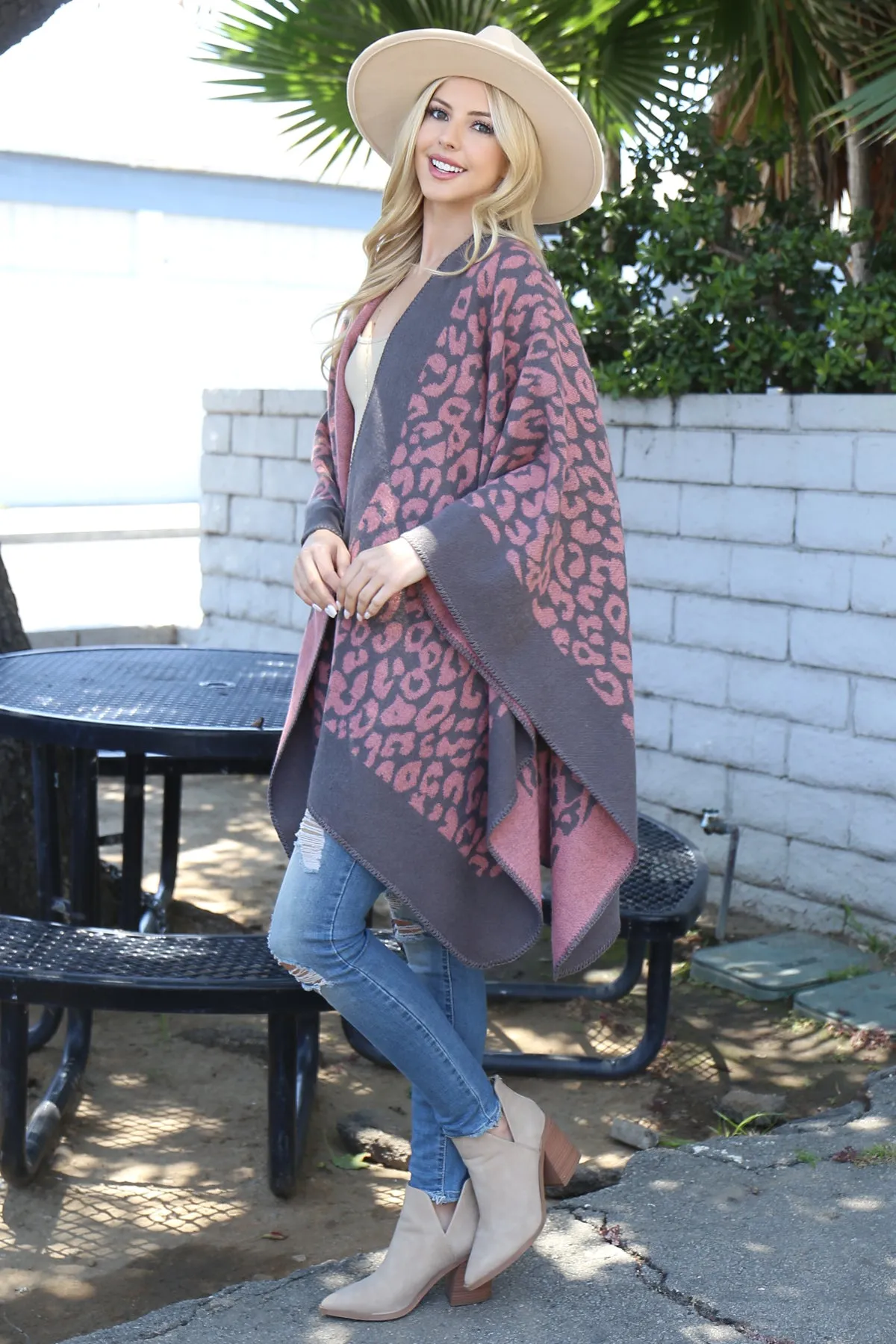 BORDER LINE LEOPARD PRINT WARMER OPEN FRONT KIMONO