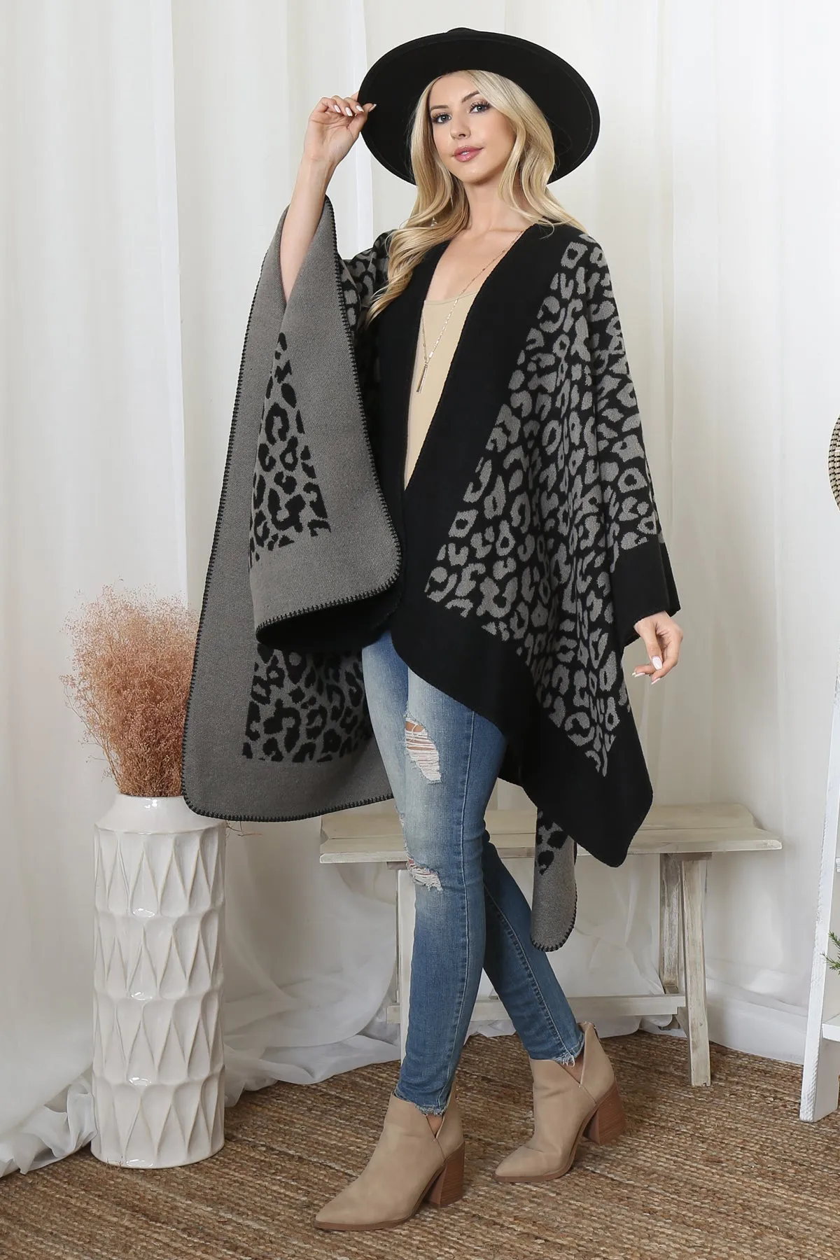 BORDER LINE LEOPARD PRINT WARMER OPEN FRONT KIMONO