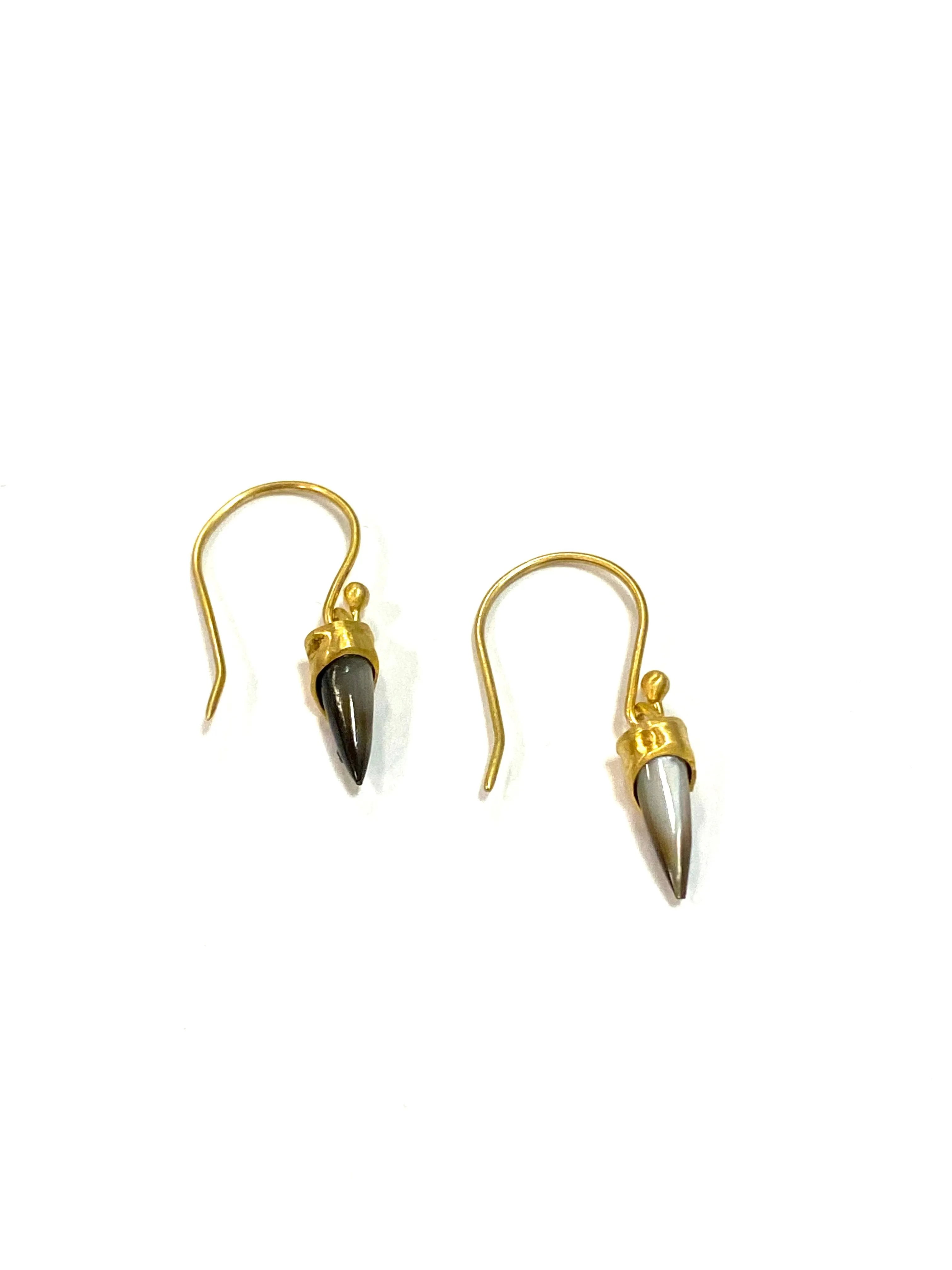 Heather Benjamin Mini Black Lip Straight Shard Earring
