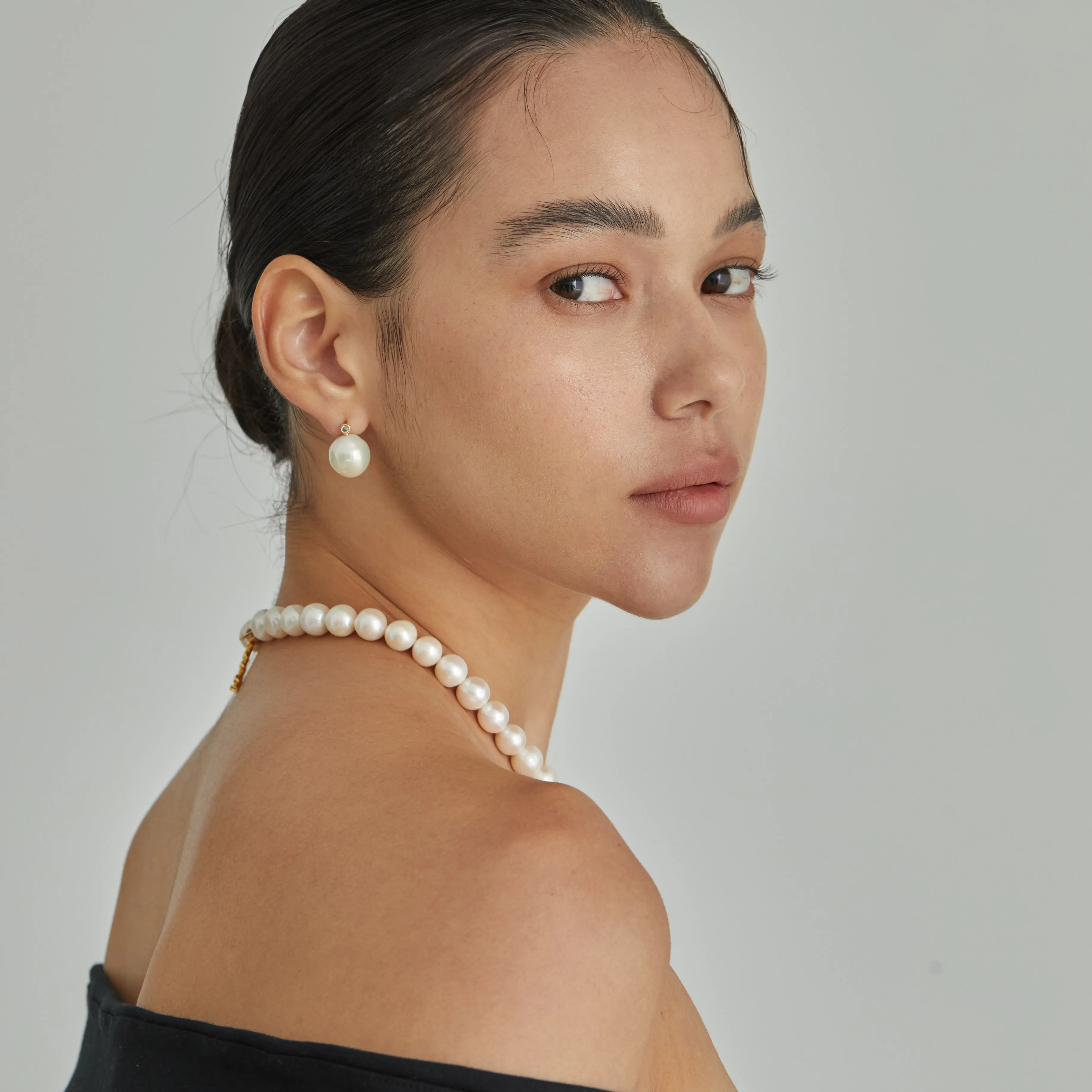 Modern Pearl Earrings