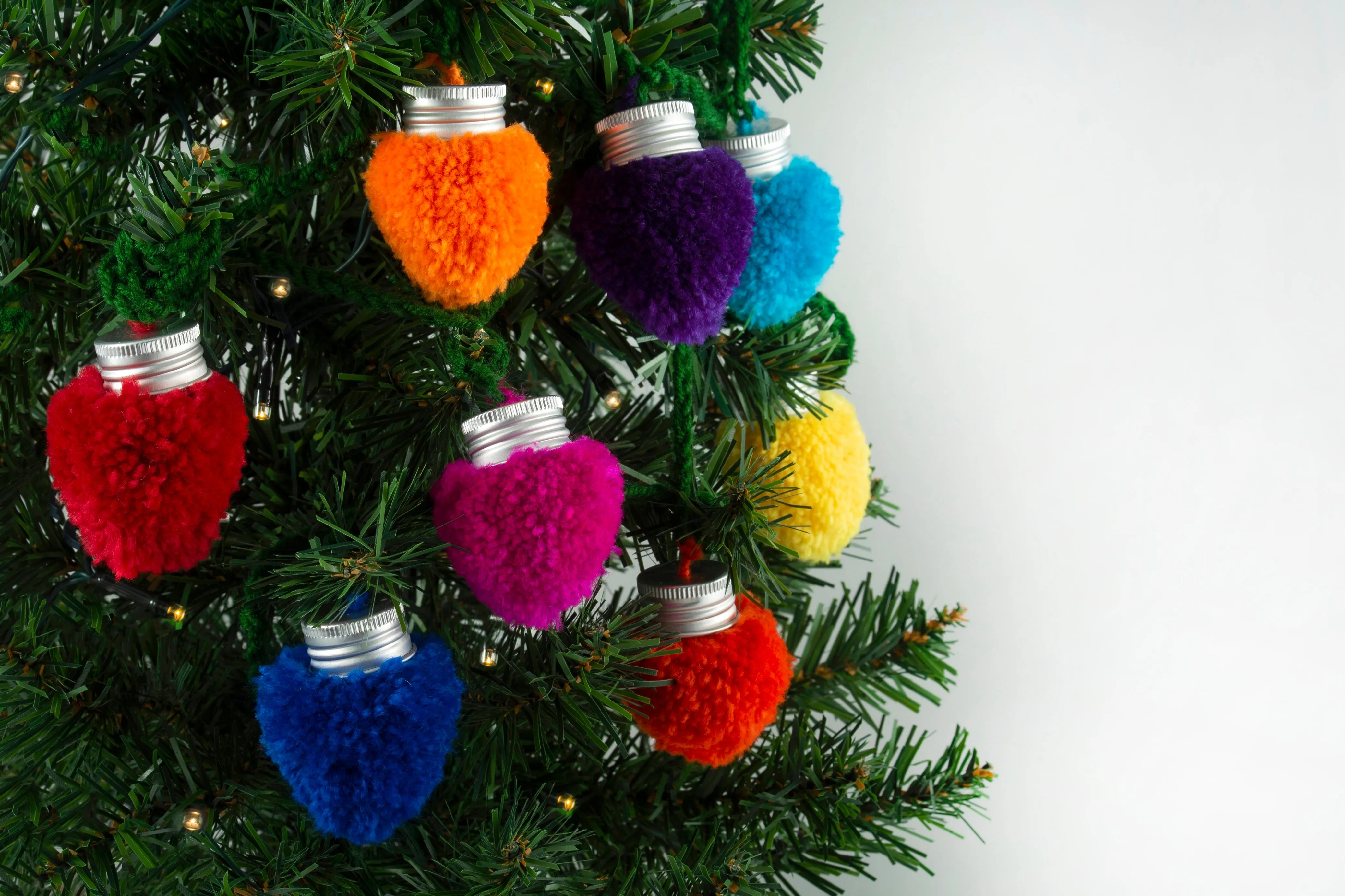 PomPom Garland Kit - Christmas Lights