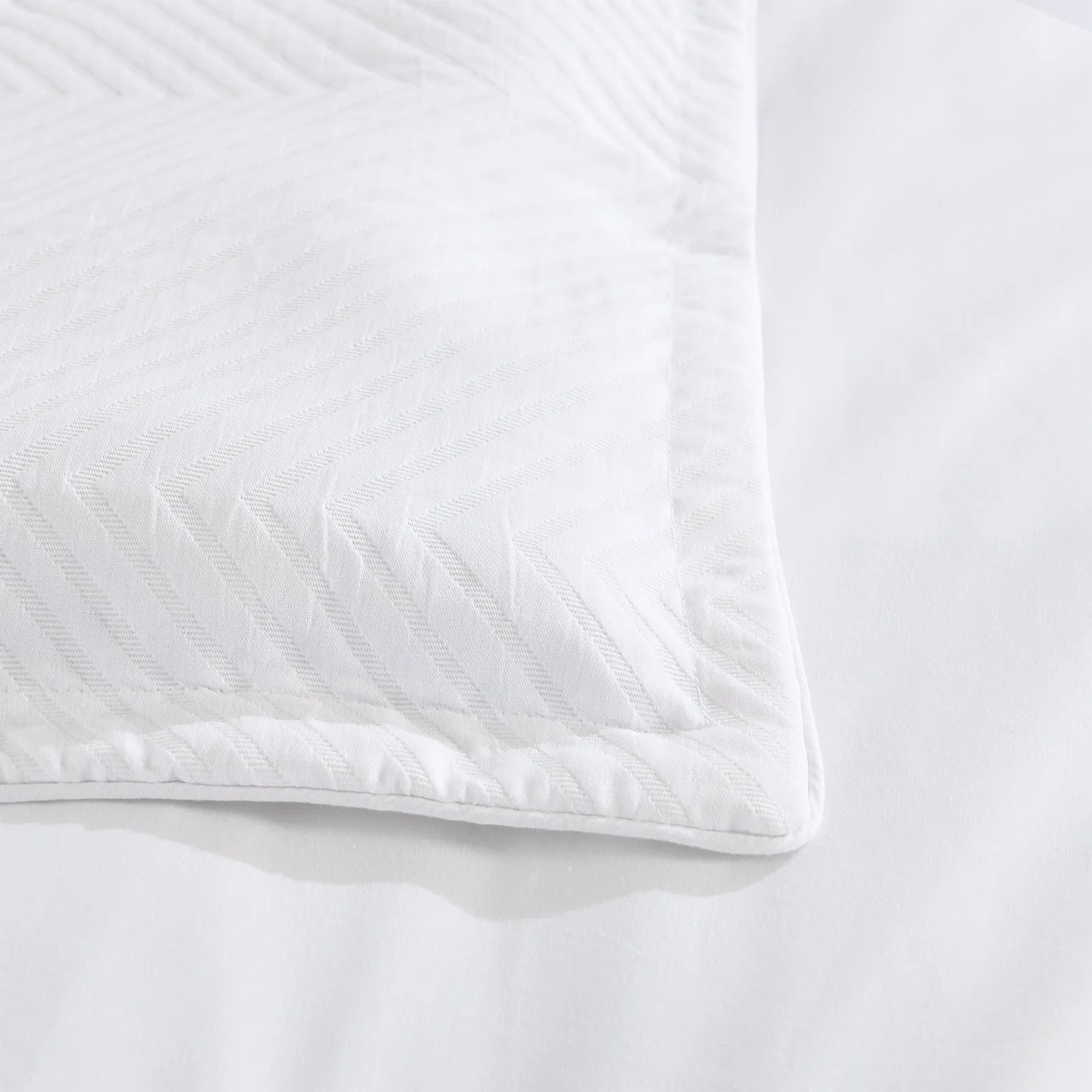 Renee Taylor Atlantis Jacquard Quilt Cover Set - White