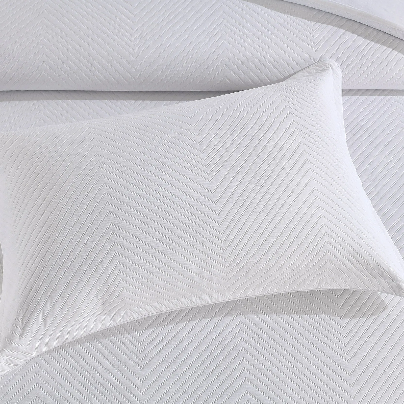 Renee Taylor Atlantis Jacquard Quilt Cover Set - White