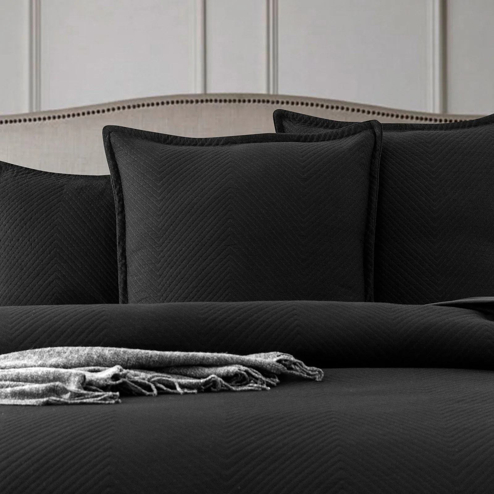 Renee Taylor Chevron Jacquard Quilt Cover Set Black