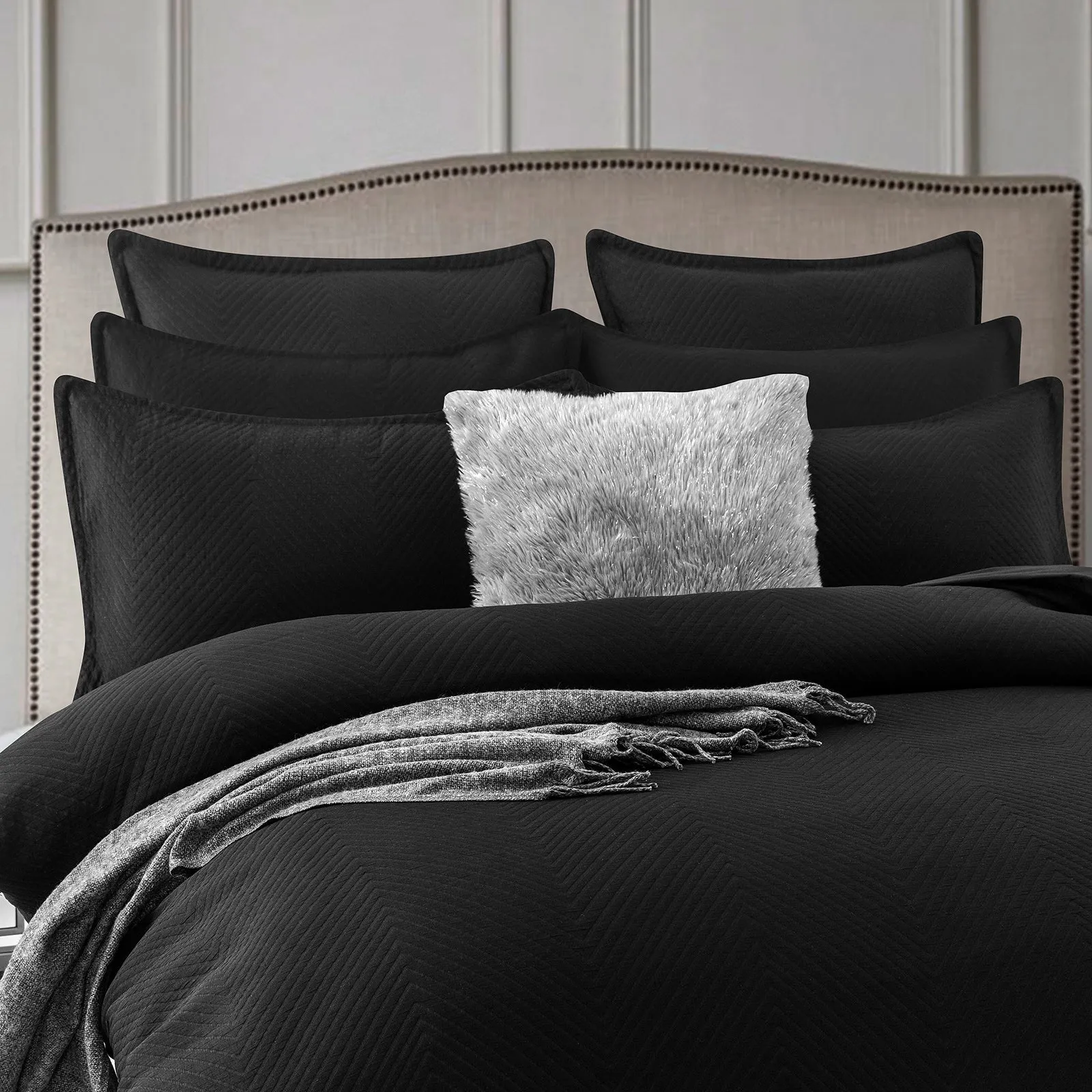 Renee Taylor Chevron Jacquard Quilt Cover Set Black