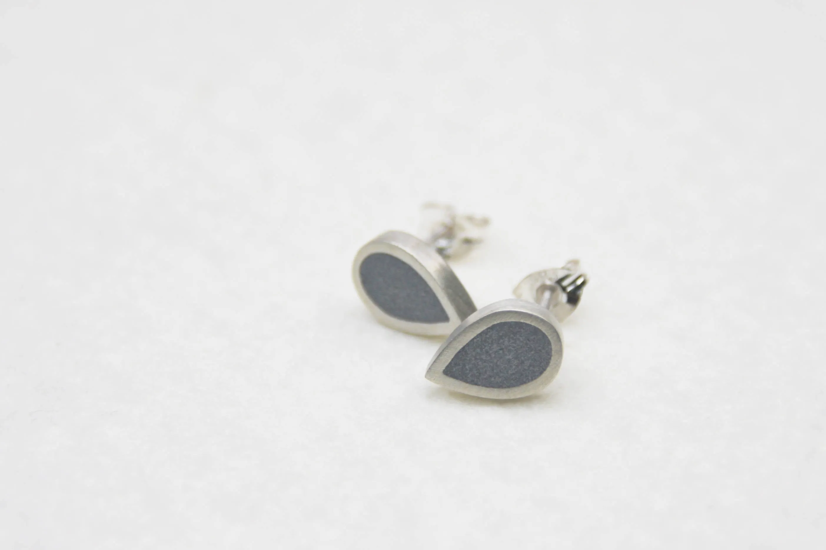 Silver minimalist concrete teardrop shape earrings