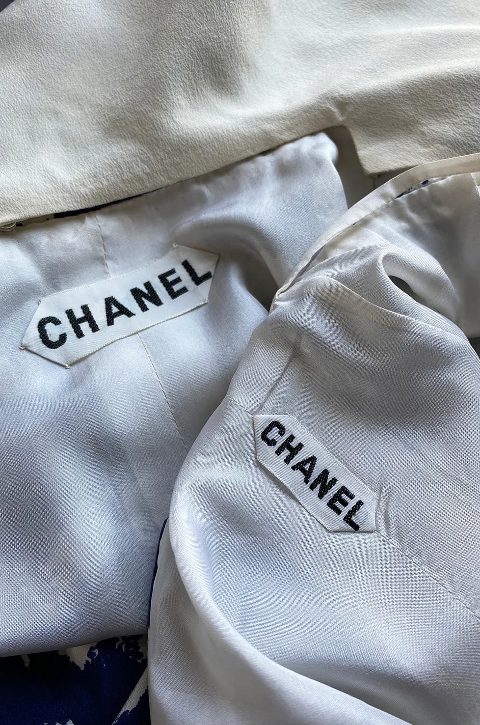 Spring 1977 Chanel Haute Couture Blue & White Silk Suit w Removable Collar