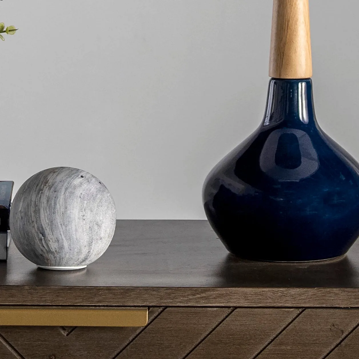 WOOD NECK GENIE LAMP - 25